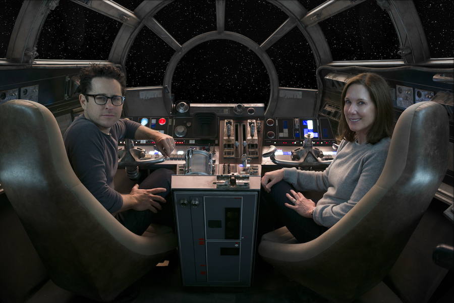 J. J. Abrahms y Carrie Fisher, durante el rodaje del Episodio VII.