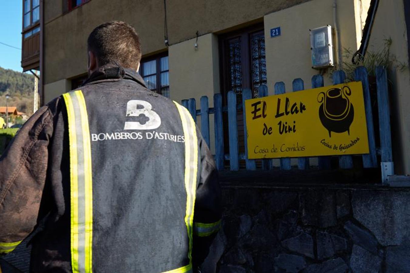 Un incendio calcina el restaurante El Llar de Viri, en San Román de Candamo