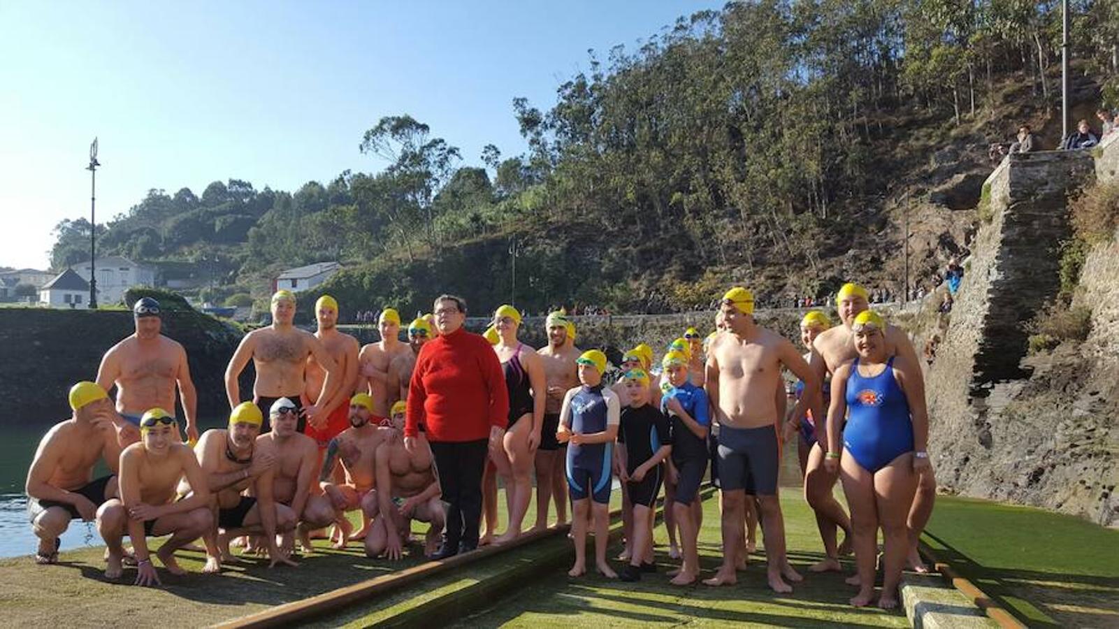 Viavélez. Los participantes hicieron el recorrido a nado.