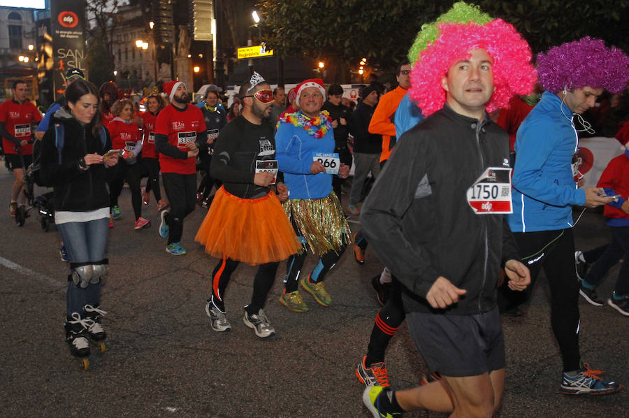 Multitudinaria carrera de San Silvestre en Oviedo