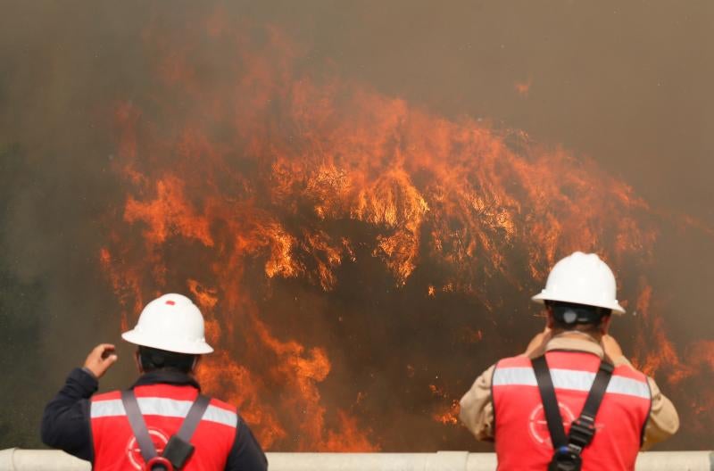 Un devastador incendio arrasa Valparaíso