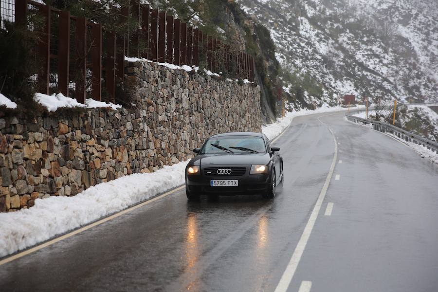 La nieve cubre Asturias a la espera de una ola de frío siberiano
