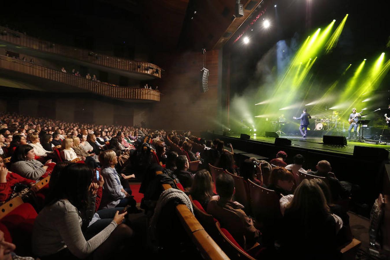 Concierto de David Bustamante en el Teatro de la Laboral de Gijón