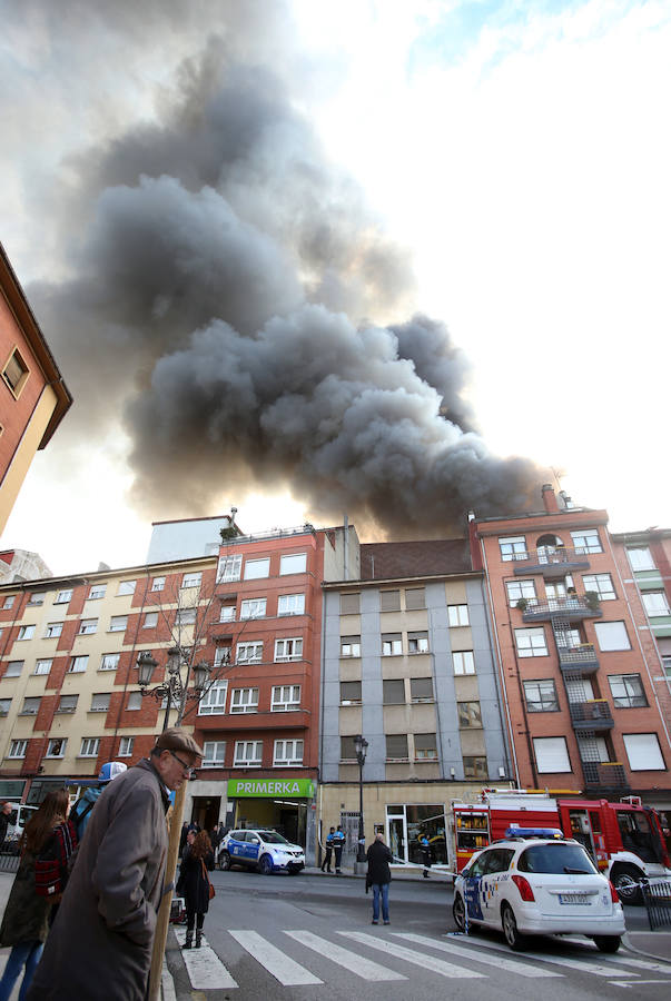 Incendio en un bazar chino de Oviedo