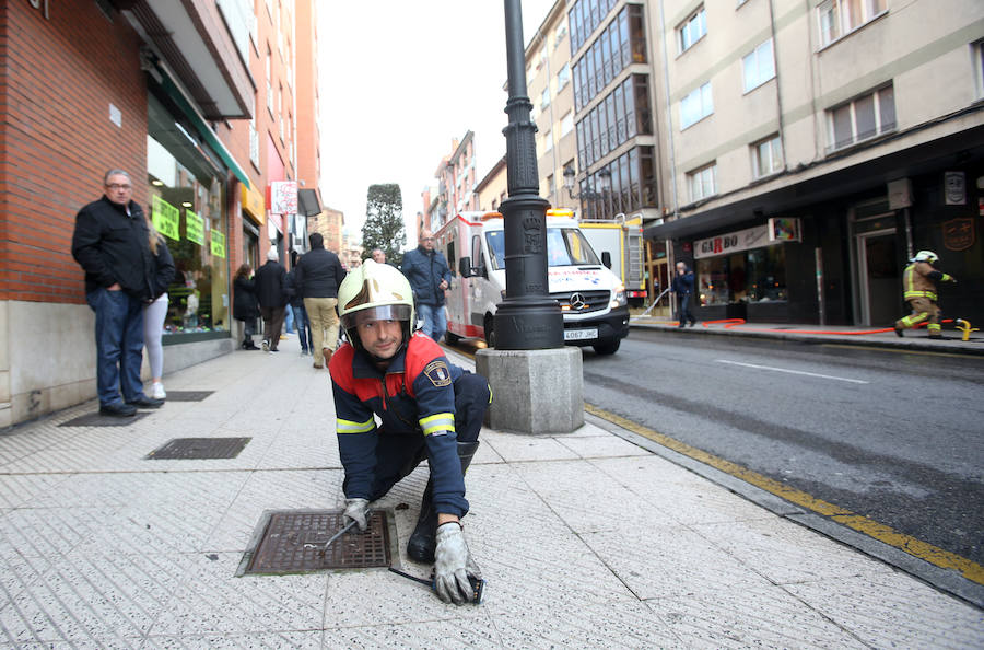 Incendio en un bazar chino de Oviedo