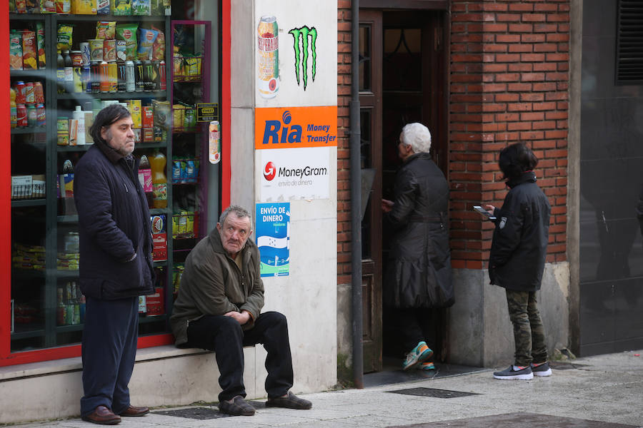 Incendio en un bazar chino de Oviedo