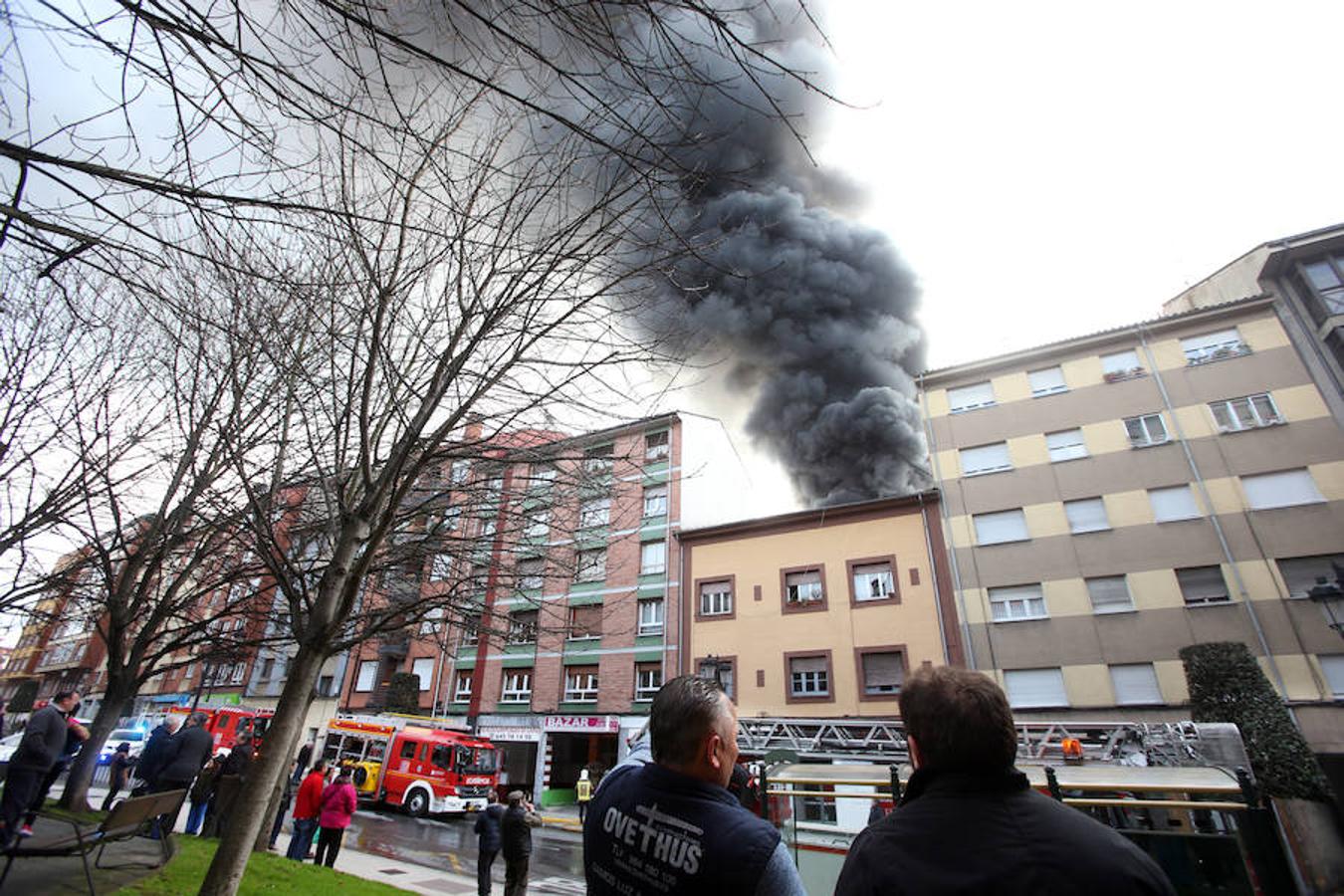 Incendio en un bazar chino de Oviedo