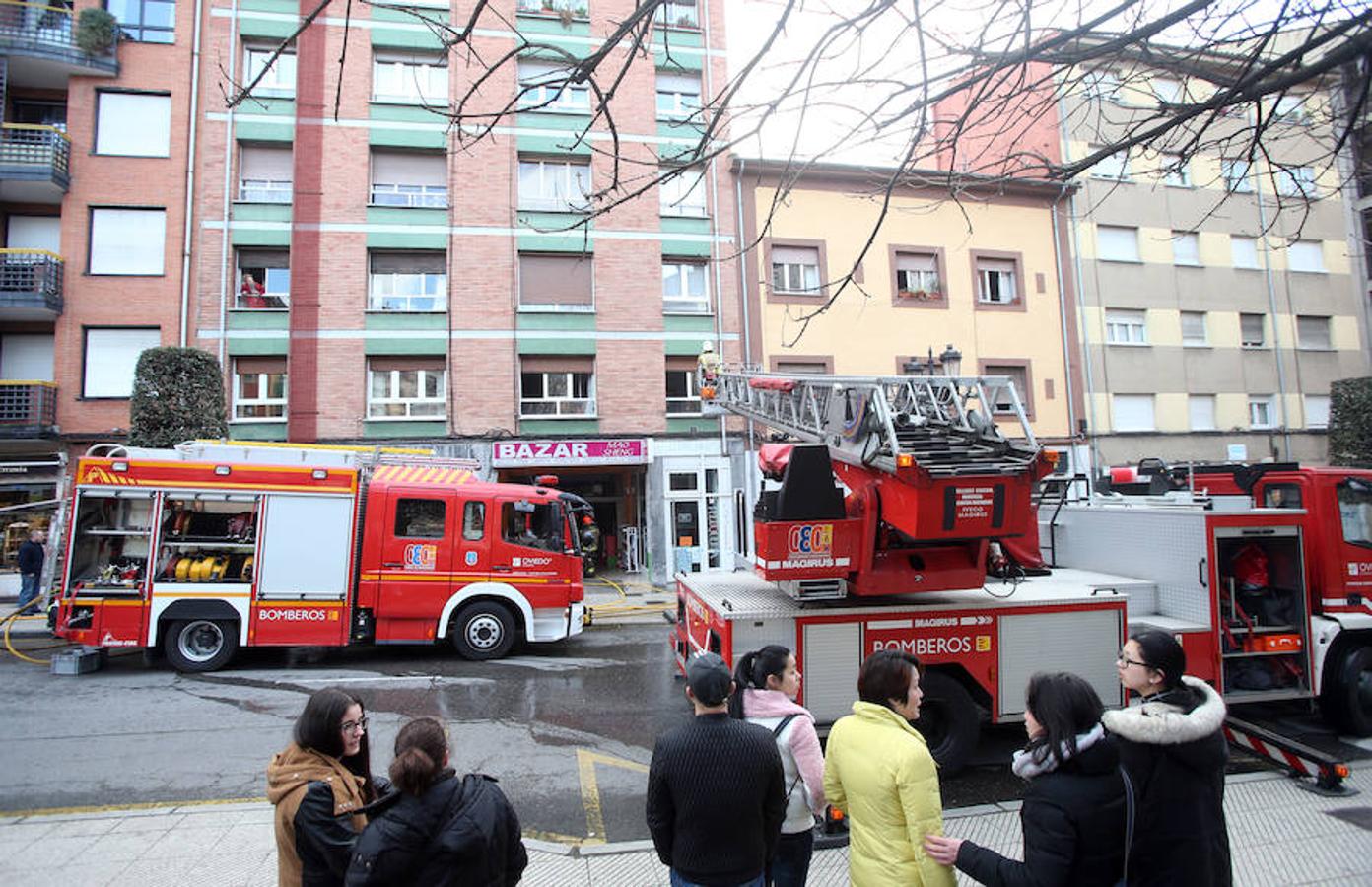 Incendio en un bazar chino de Oviedo