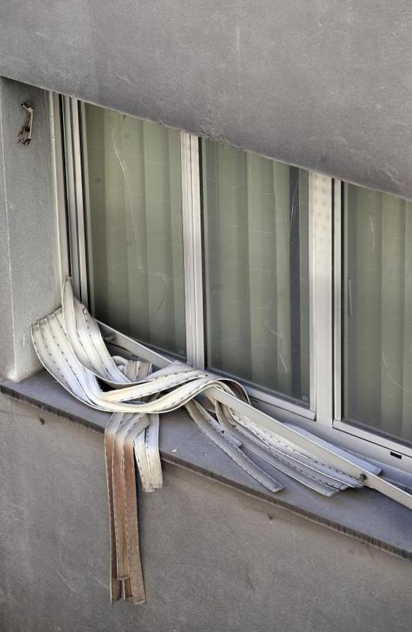 El día después del espectacular incendio que destruyó un bazar chino de Oviedo