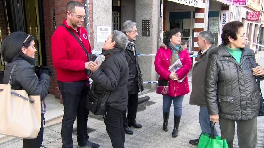Vecinos afectados por el incendio del bazar chino en Pumarín