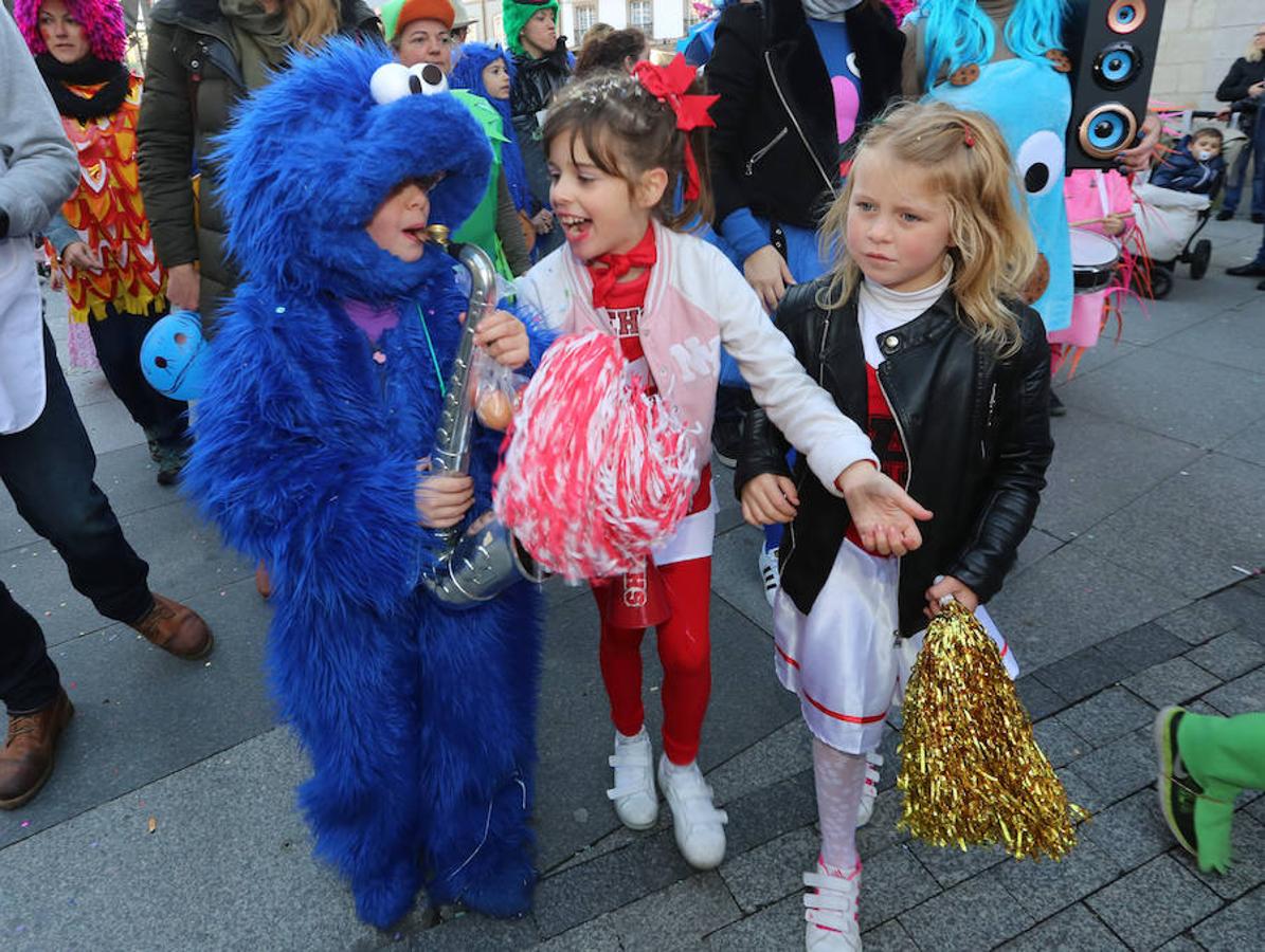 Los colegios desfilan en el Antroxu de Avilés