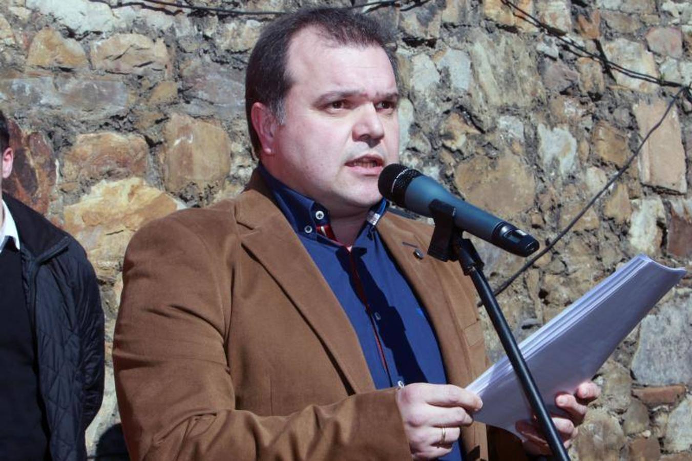 Homenaje a Manuel Llaneza