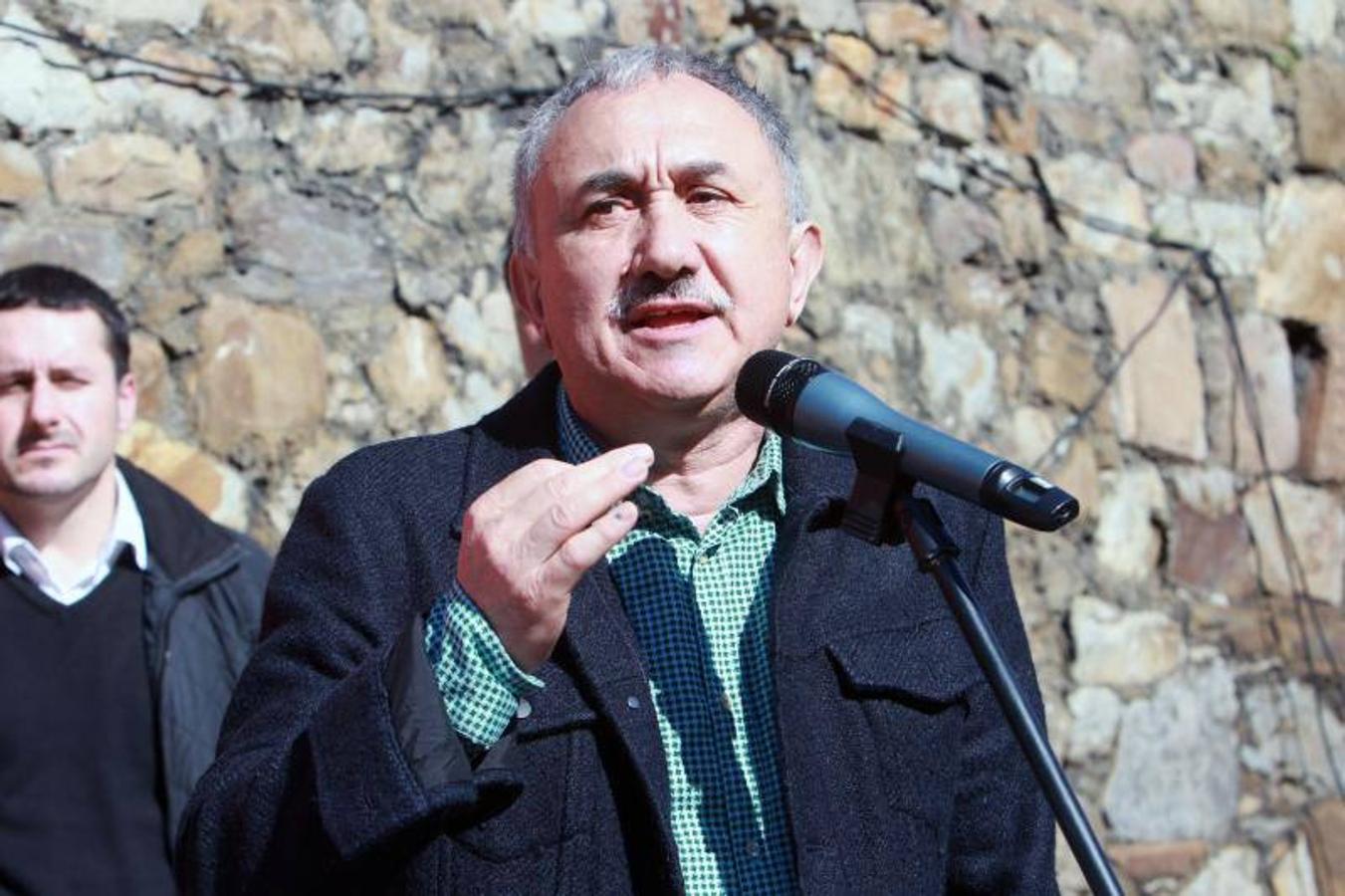 Homenaje a Manuel Llaneza