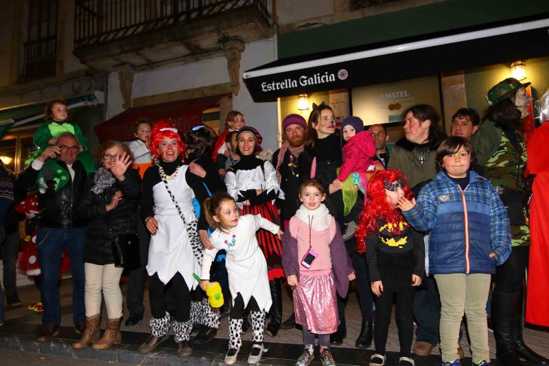 Ribadesella estalla con el Antroxu