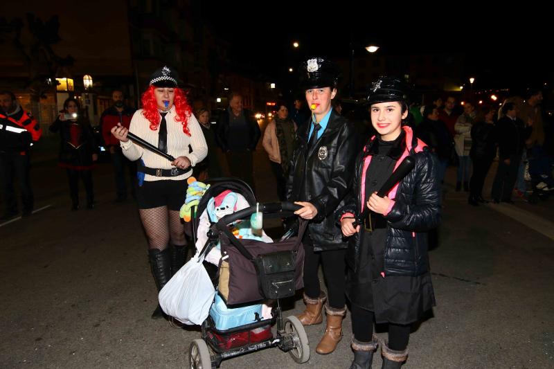 Ribadesella estalla con el Antroxu