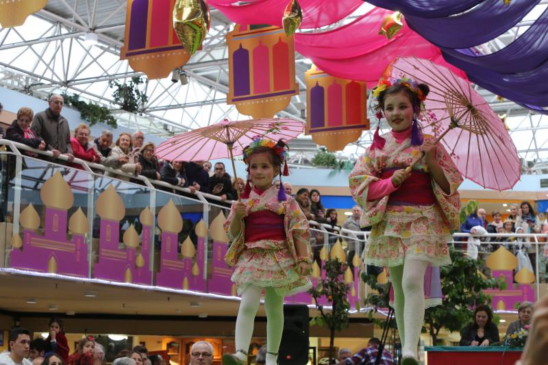 La originalidad del Antroxu desfila en El Corte Inglés y El Atrio