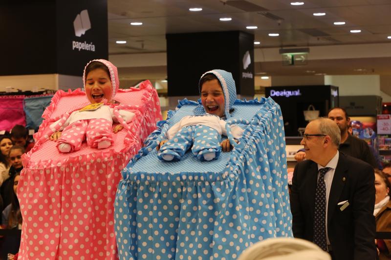 La originalidad del Antroxu desfila en El Corte Inglés y El Atrio