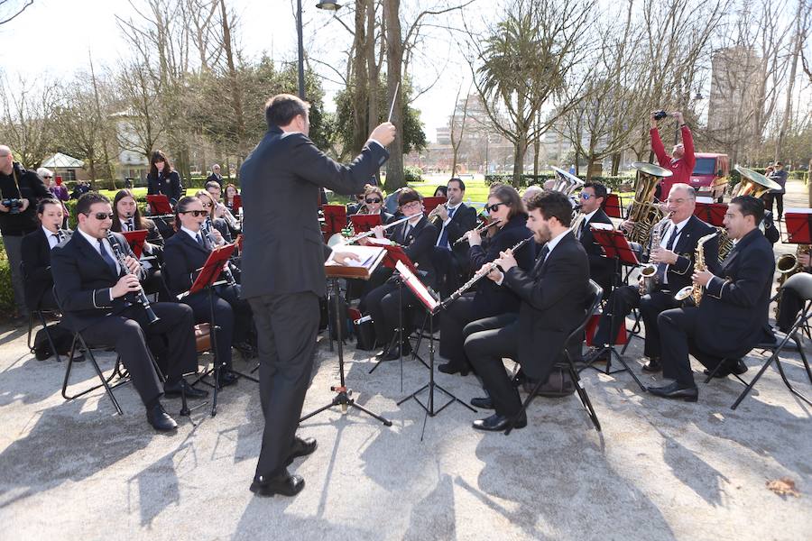 El parque de Isabel la Católica recupera el sauce de Jovellanos