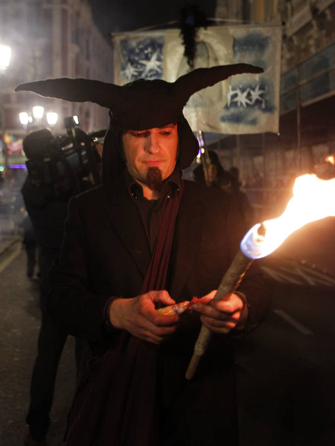 En Antroxu de Oviedo entierra a su sardina