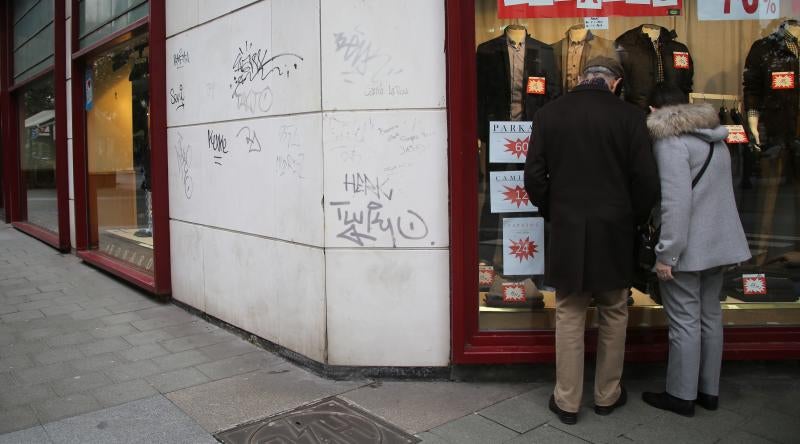 Gijón se llena de pintadas