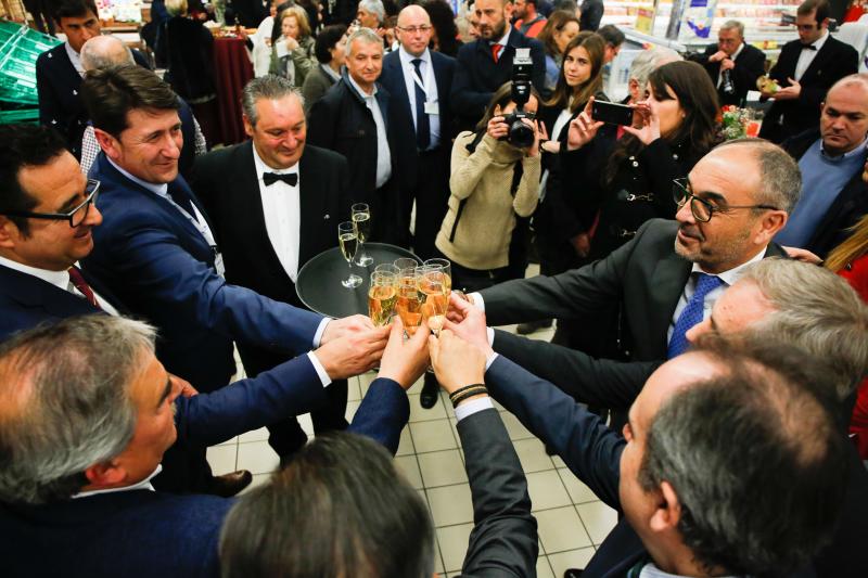 Carrefour inaugura su hipermercado de Mieres