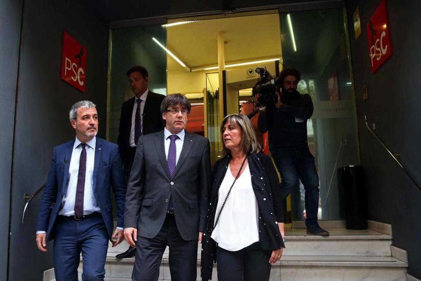 Dolor en la capilla ardiente de Carme Chacón, instalada en la sede del PSOE