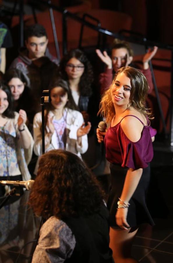 Paula Rojo graba un videoclip en Oviedo y Llanera