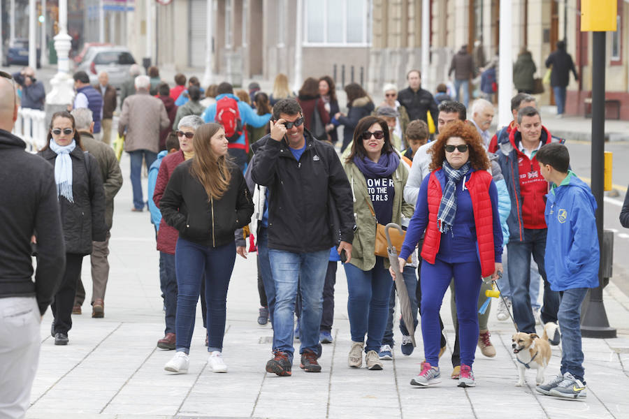 Viernes Santo de lleno turístico en Asturias pese a las nubes