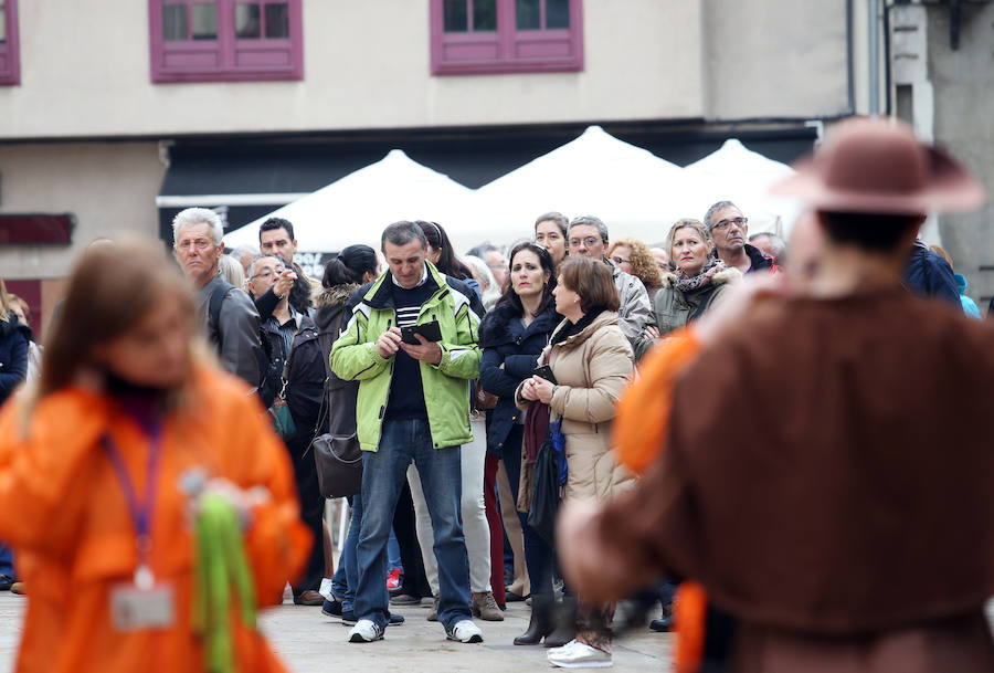 Viernes Santo de lleno turístico en Asturias pese a las nubes