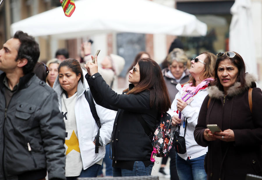 Viernes Santo de lleno turístico en Asturias pese a las nubes