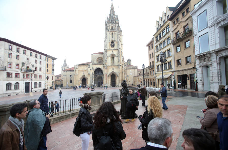 Viernes Santo de lleno turístico en Asturias pese a las nubes