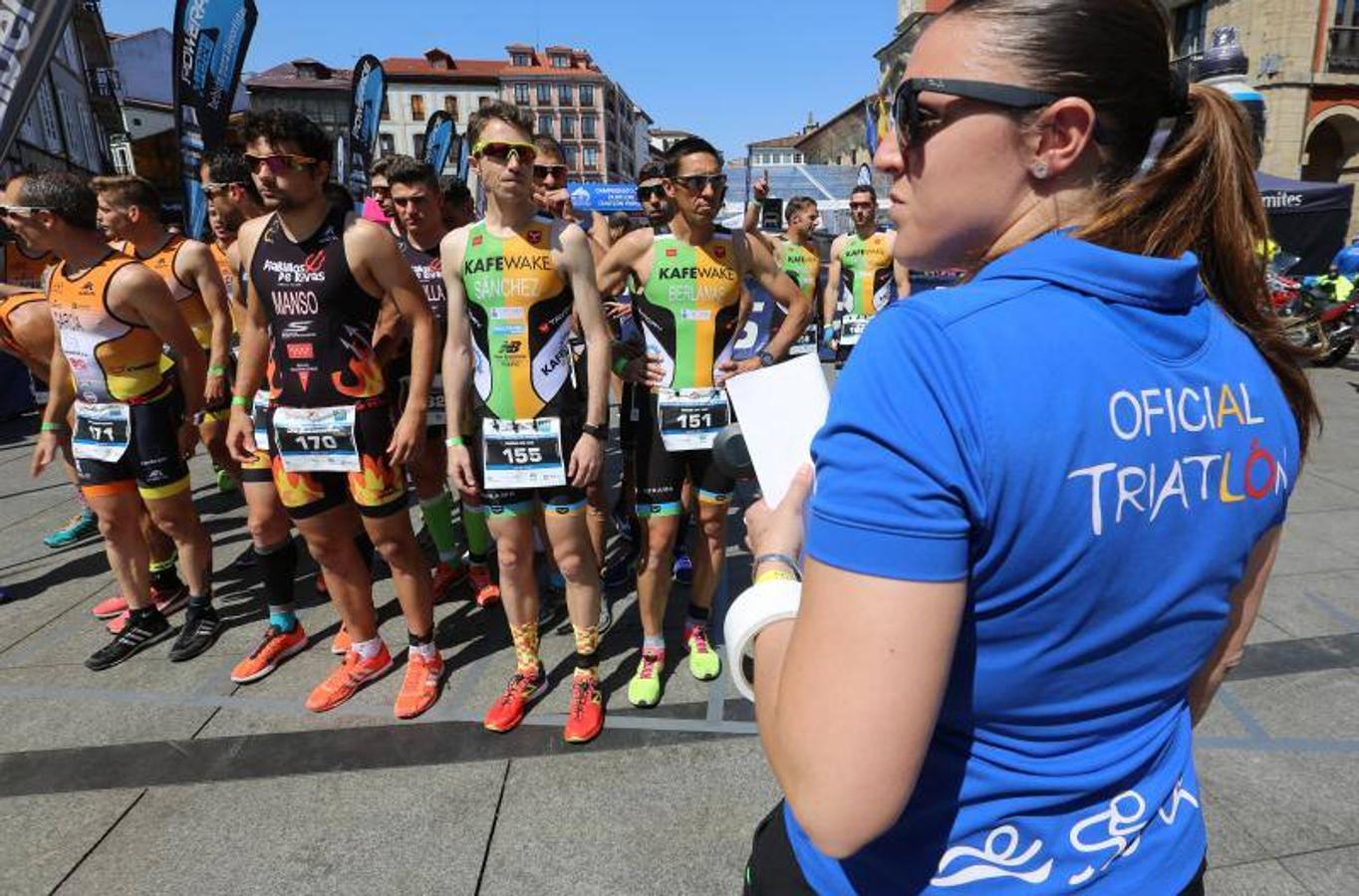 Espectáculo deportivo en el duatlon de Avilés