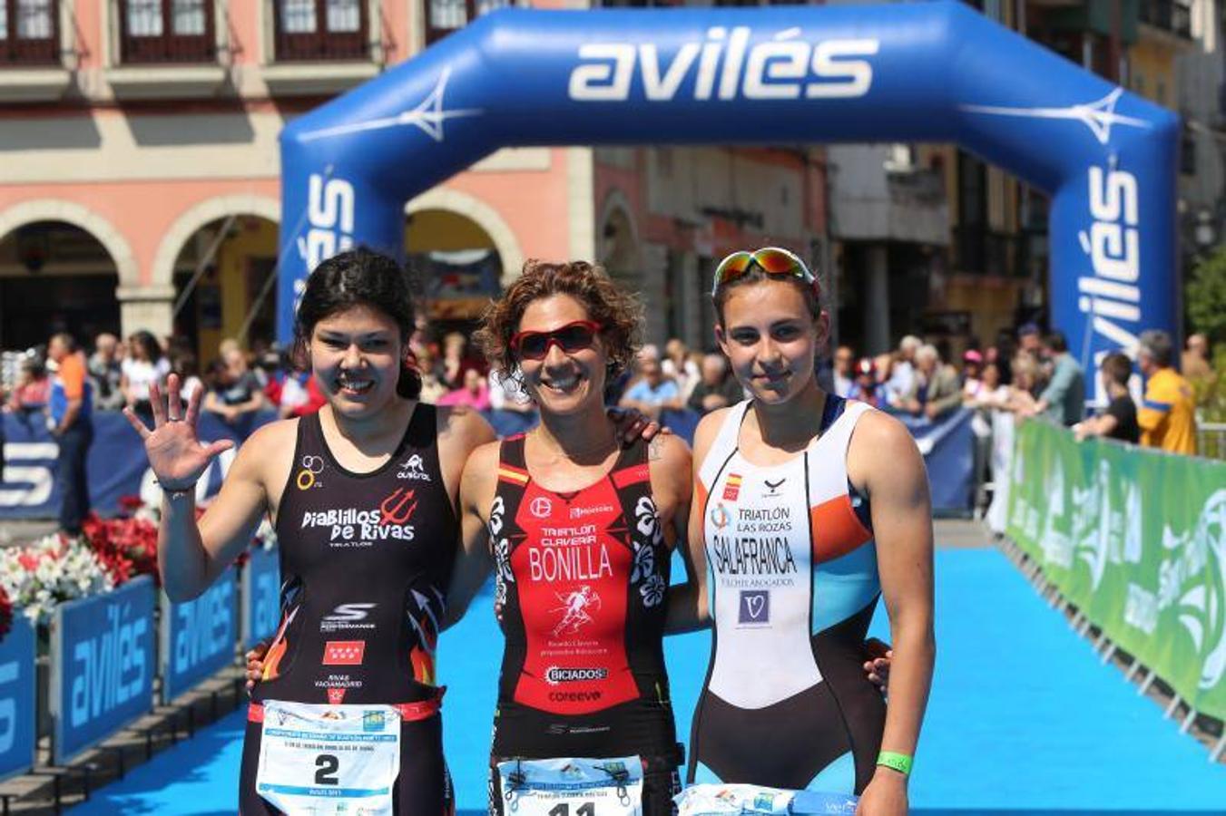 Espectáculo deportivo en el duatlon de Avilés