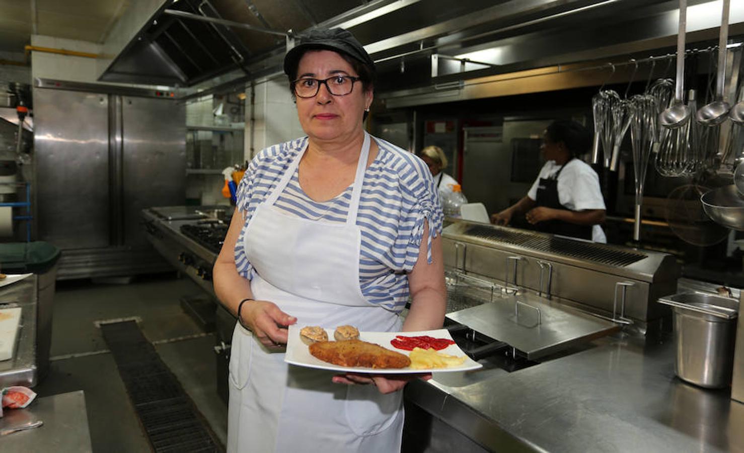IV Campeonato Regional de Cachopos y Cachopinos de Asturias. El restaurante La Mar y Morena, en la categoría de cachopos, y Vinoteo, en cachopinos, se proclaman vencedores en el concurso regional de ELCOMERCIO