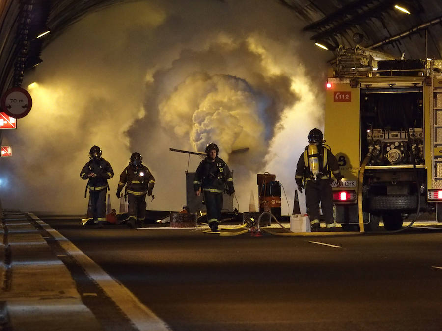Simulacro de incendio en los túneles de Fabar