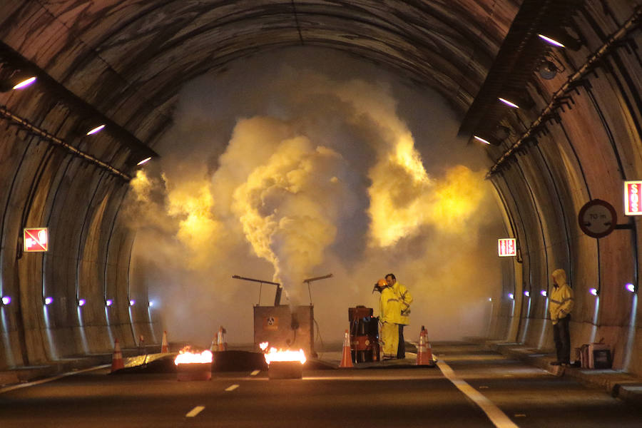 Simulacro de incendio en los túneles de Fabar