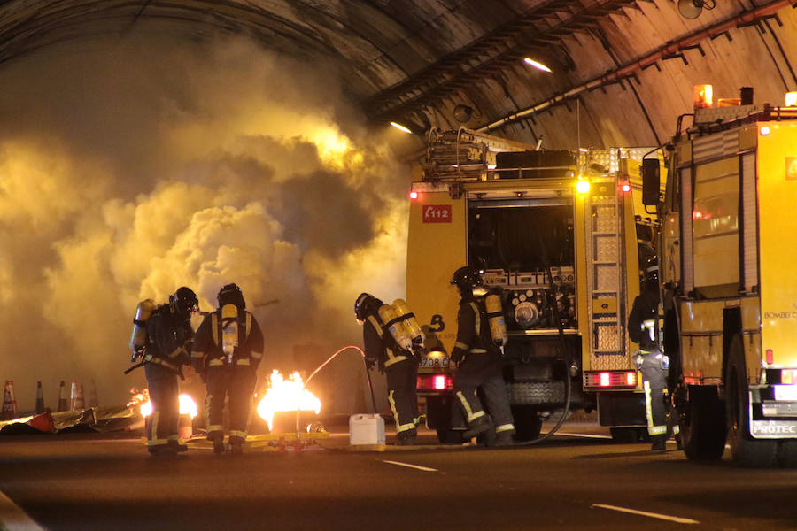 Simulacro de incendio en los túneles de Fabar