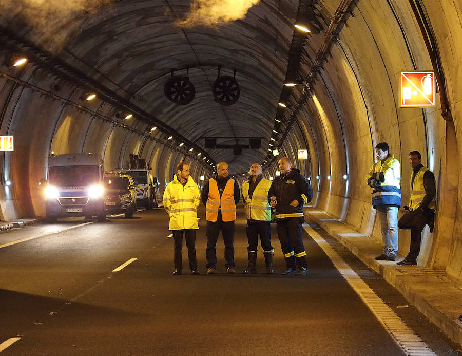 Simulacro de incendio en los túneles de Fabar