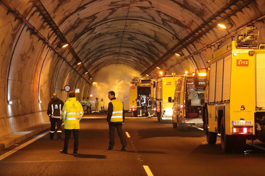 Simulacro de incendio en los túneles de Fabar
