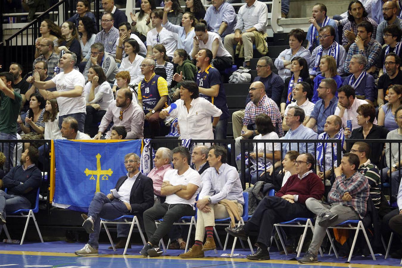 La afición del Unión Financiera, incombustible, afronta un partido crucial