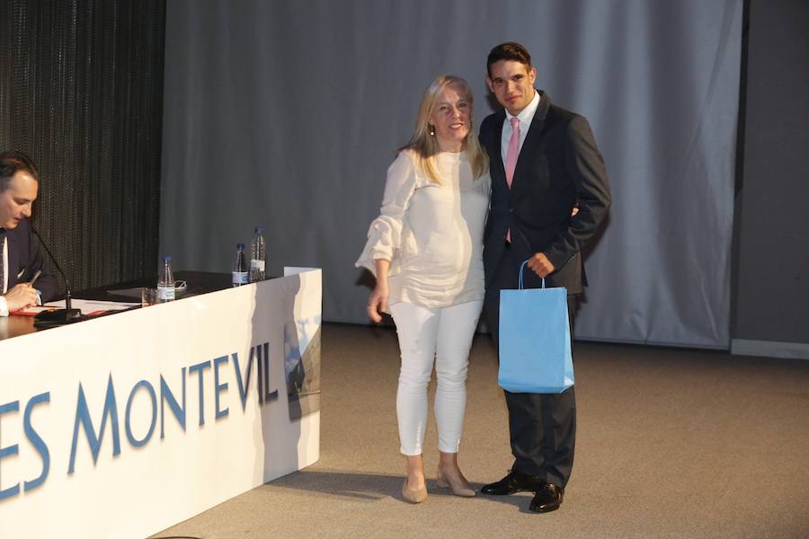 Despedida de los bachilleres del Montevil