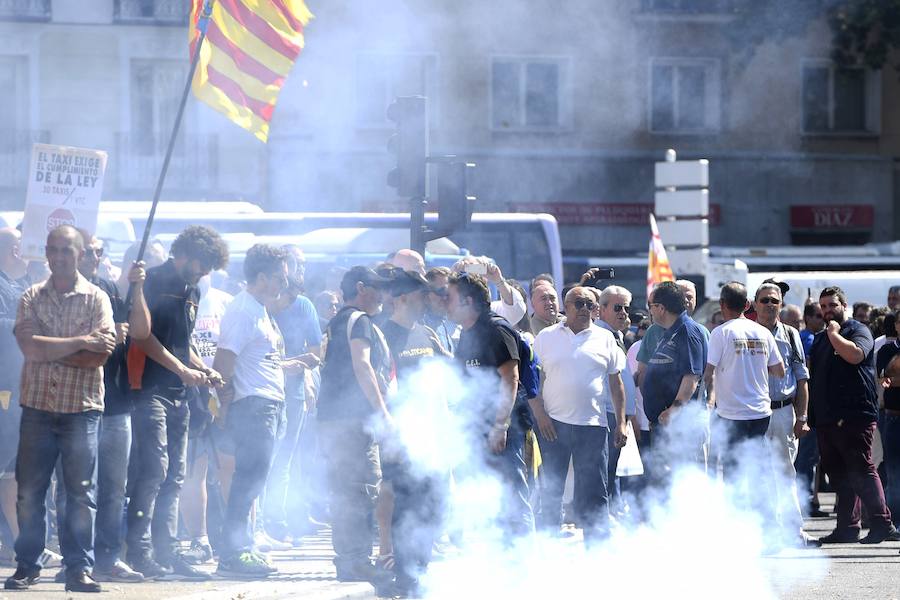 La huelga de los taxistas de toda España, en imágenes