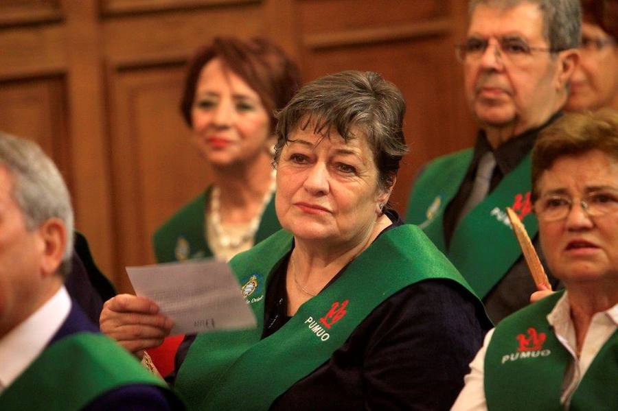 Los mayores de la Universidad de Oviedo reciben su diploma