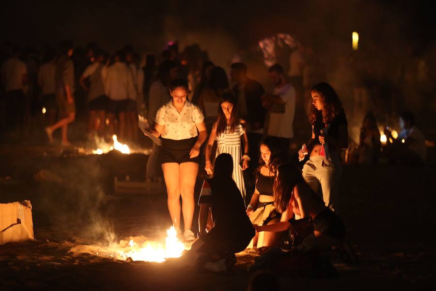 Hoguera de San Juan en Gijón