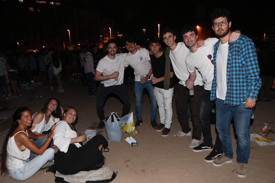 Hoguera de San Juan en Gijón