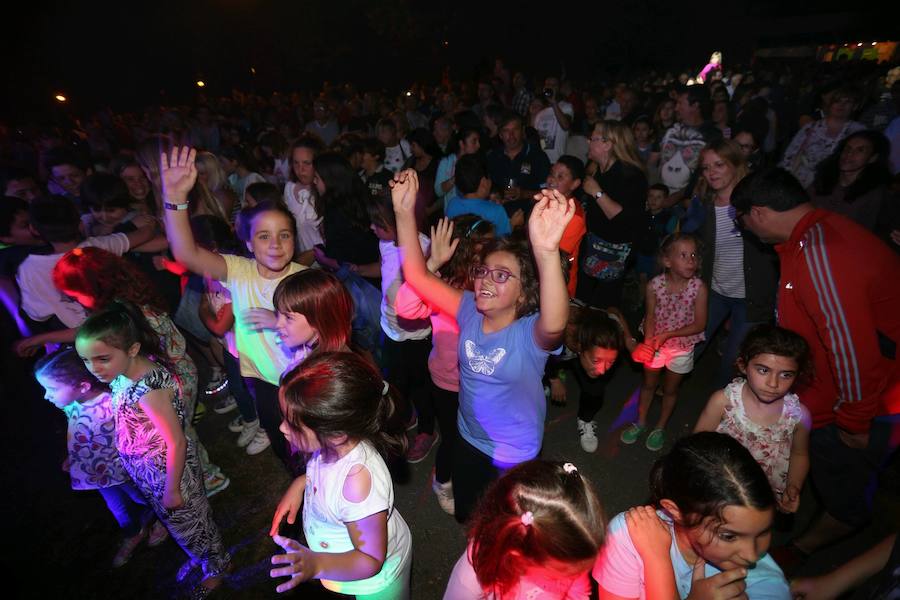 Hoguera de San Juan en Gijón