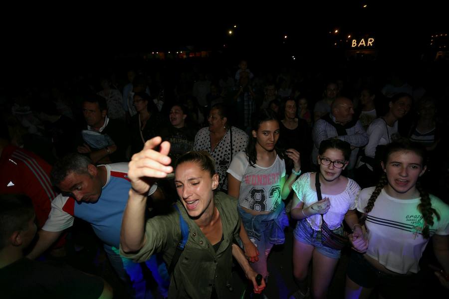 Hoguera de San Juan en Gijón