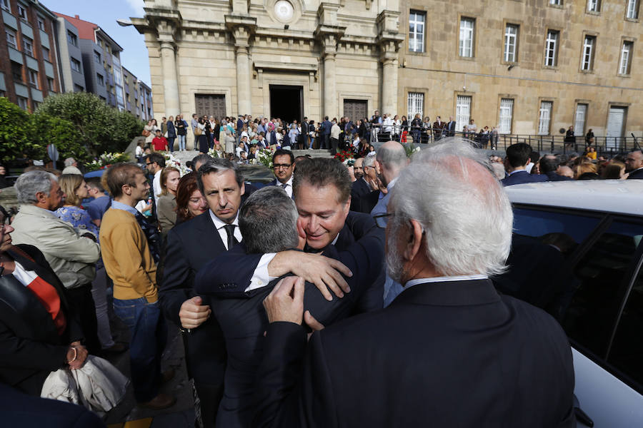 Gijón llora a Elías García en su despedida