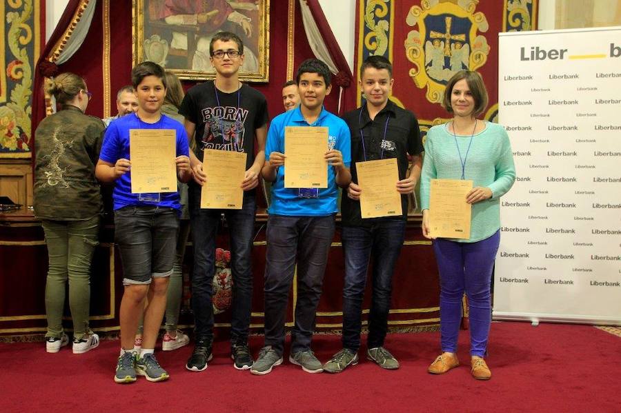 Premios nacionales de la &#039;Incubadora de Sondeos&#039;