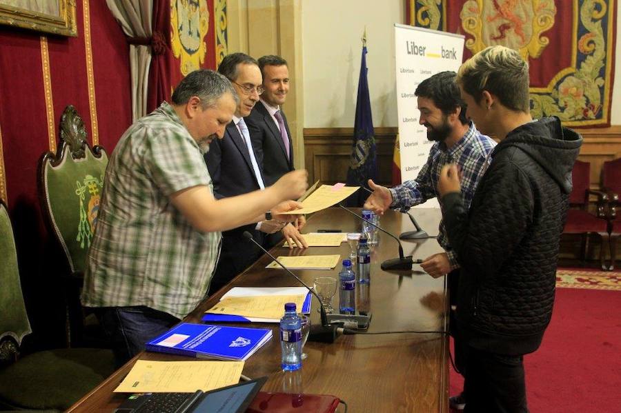 Premios nacionales de la &#039;Incubadora de Sondeos&#039;